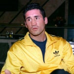 Fotografía de archivo fechada el 3 de mayo de 1999 que muestra al púgil Poli Díaz mientras anuncia su vuelta al boxeo durante una rueda de prensa celebrada en Madrid.