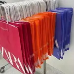 Las nuevas bolsas de colores de Zara.