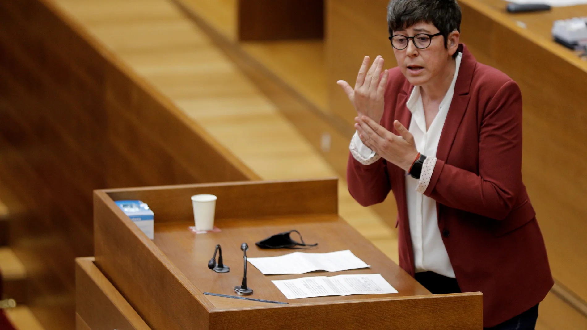 La Portavoz de Unides Podem, Pilar Lima, interviene en la sesión de control en Les Corts Valencianes.