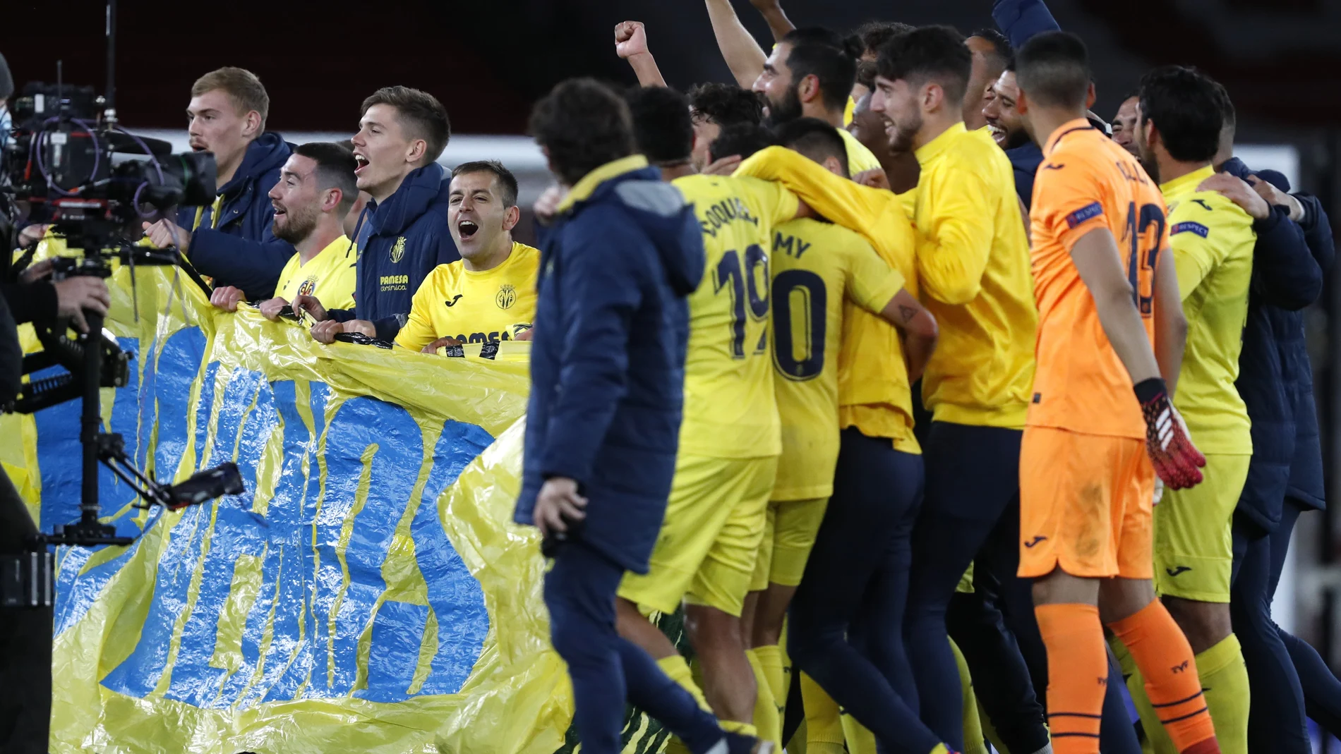 Los jugadores del Villarreal celebran su pase a la final de la Liga Europa, donde les espera el Manchester United