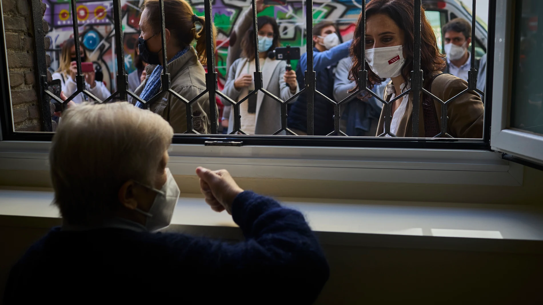 La presidenta de la Comunidad de Madrid, Isabel Díaz Ayuso, ejerció su derecho al voto en el colegio La Inmacualada-Marillac en Madrid el pasado martes
