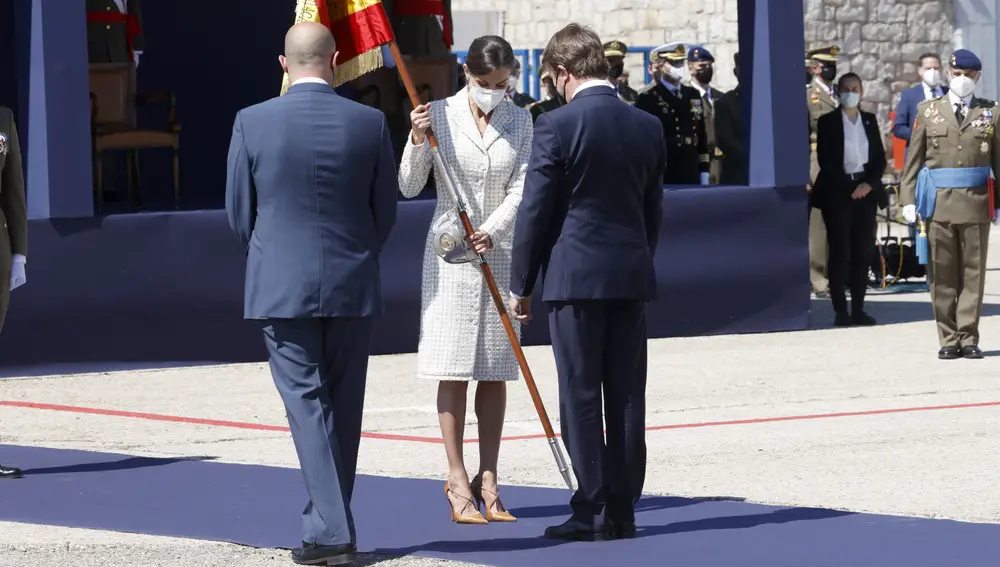 La reina Letizia preside un acto castrense en solitario en la Academia de Aviación del Ejército de Tierra.