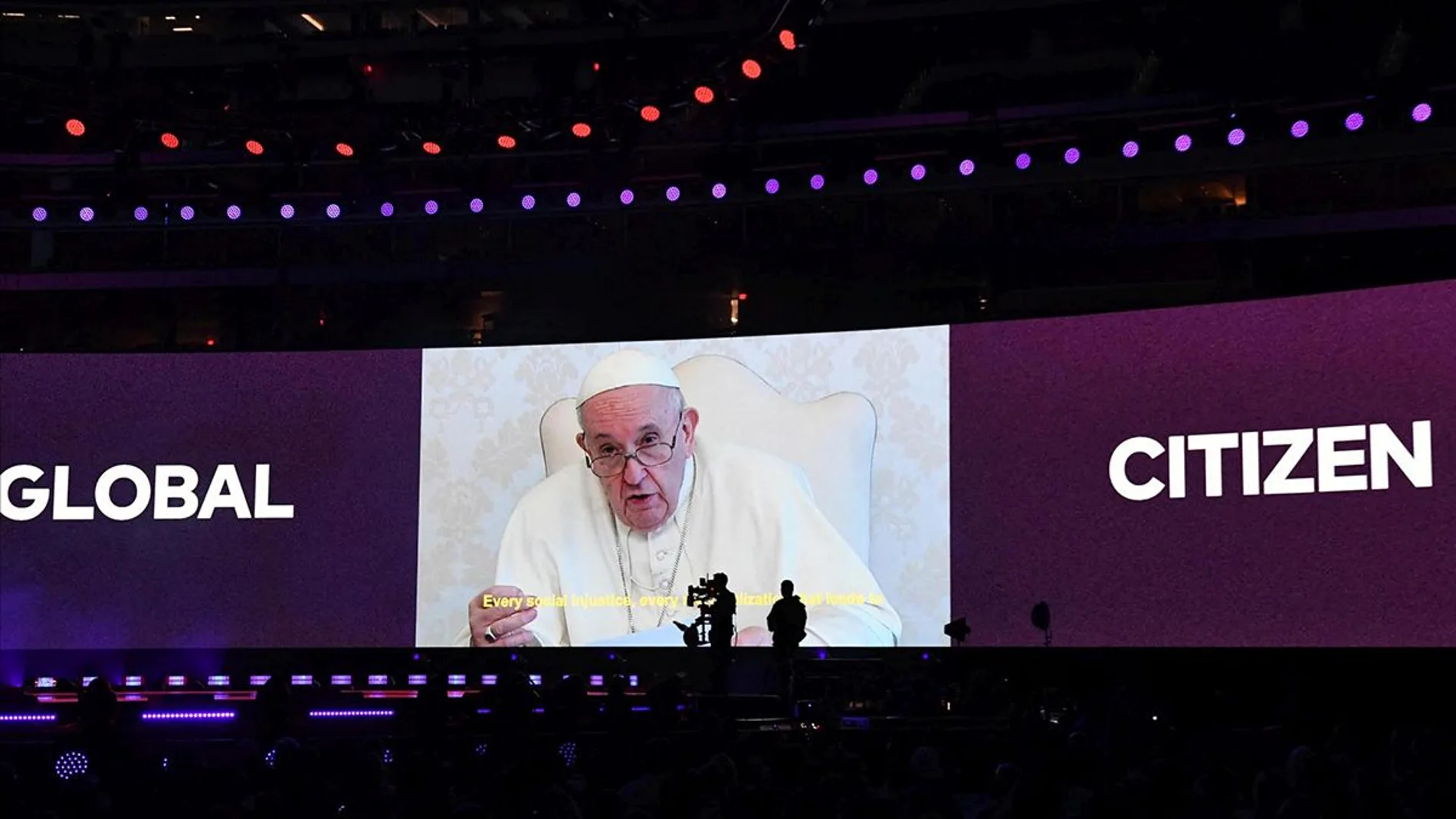El Papa en un momento de su intervención en Vax Live