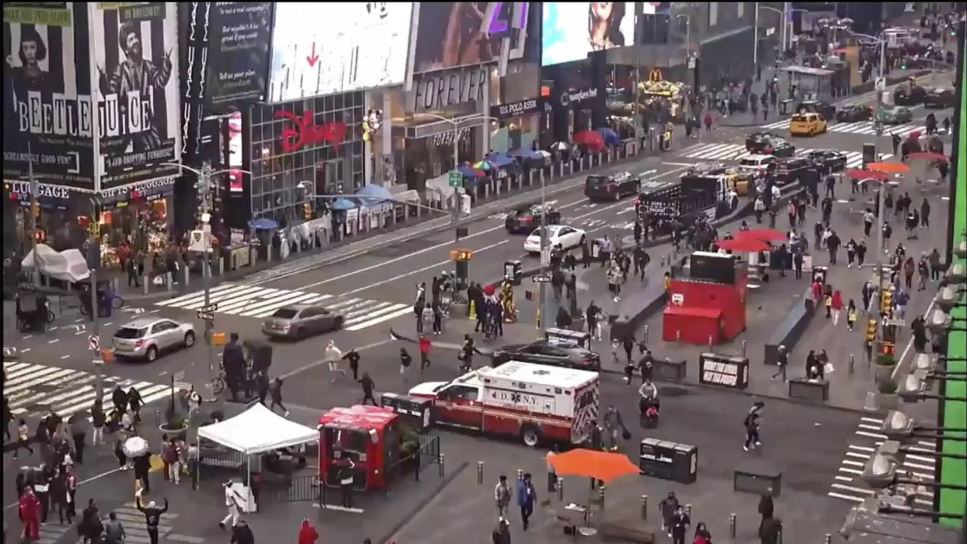 Un tiroteo a plena luz del día dejó a tres personas heridas este sábado en Times Square (Nueva York)