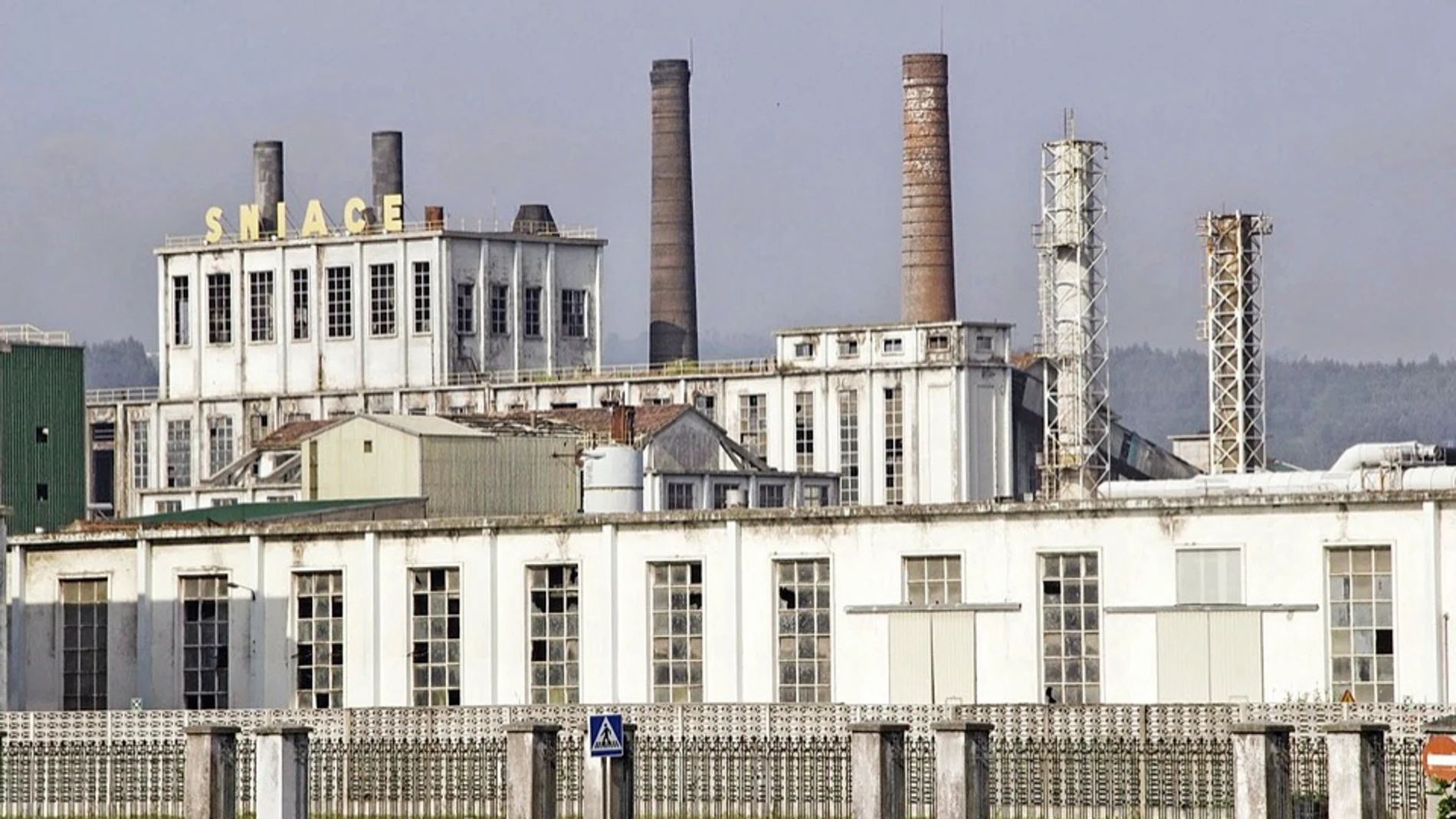 Imagen general de la fábrica de Sniace en Torrelavega