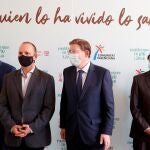 El president de la Generalitat, Ximo Puig (c), junto al vicepresidente segundo, Rubén Martínez Dalmau (2º i), y al conseller de Hacienda, Vicent Soler, asiste al acto de presentación de la campaña de promoción turística de la Comunitat Valenciana