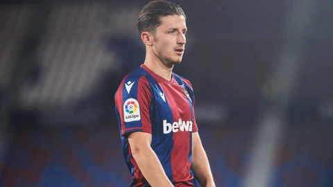 Enis Bardhi con el Levante.