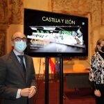 El consejero Javier Ortega y la directora de Turismo, Estrella Torrecilla, presentan la oferta de Castilla y León en FITUR
