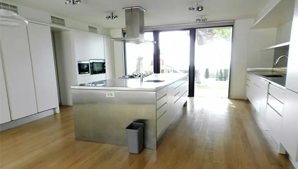 Imagen de la cocina de la casa que Pep Guardiola y su mujer se han comprado por 10 millones de euros.