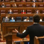 Pedro Sánchez, Carmen Calvo y Pablo Casado en la sesión de control al Gobierno