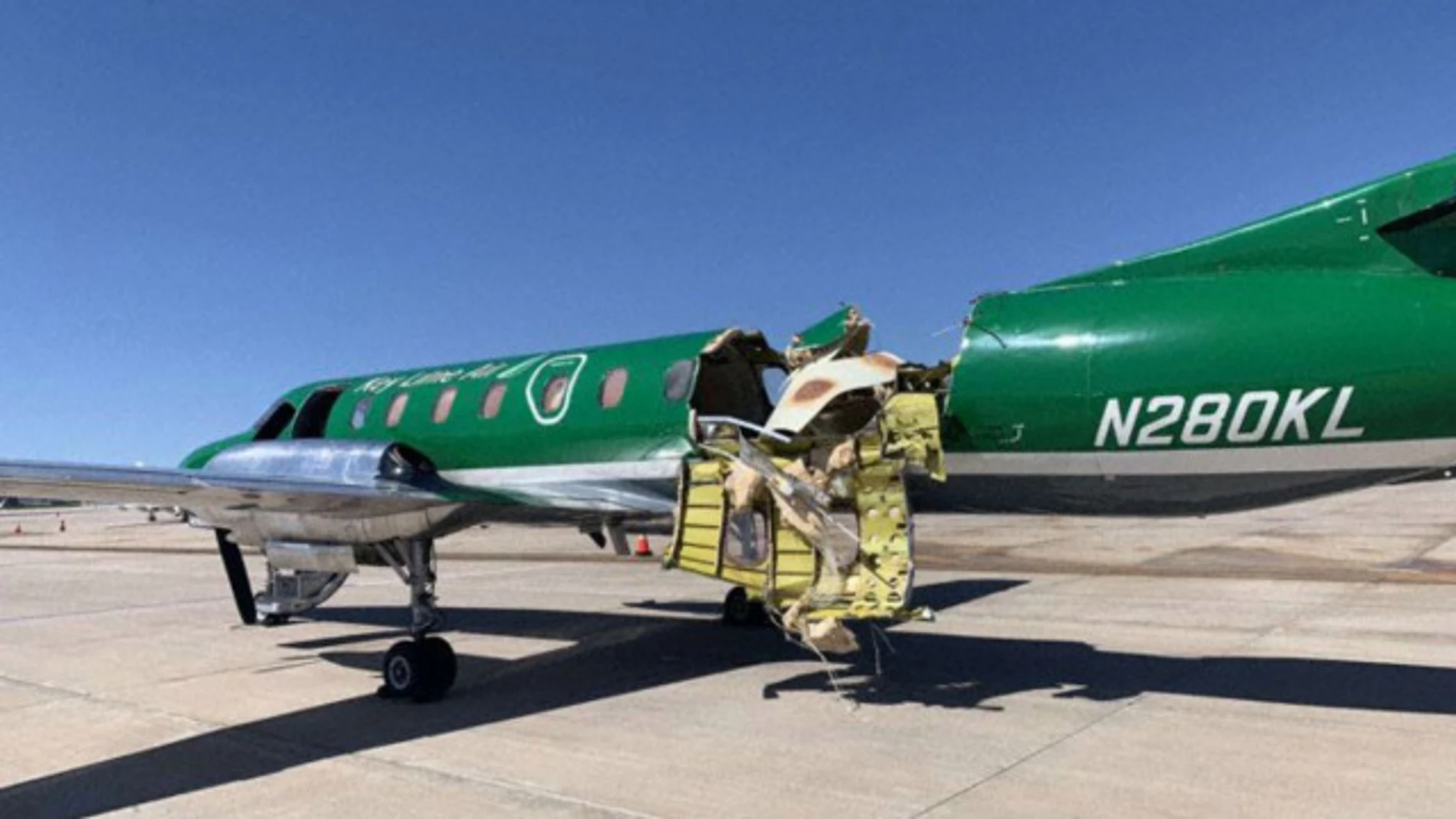 Así quedó uno de los dos aviones tras el accidente en Denver
