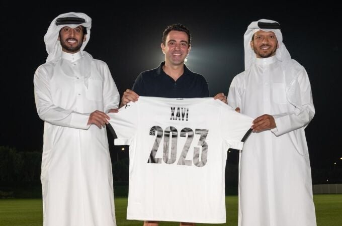 El entrenador Xavi Hernández renovó con el Al-Sadd de Qatar hasta 2023, pero el club le daría facilidades para salir