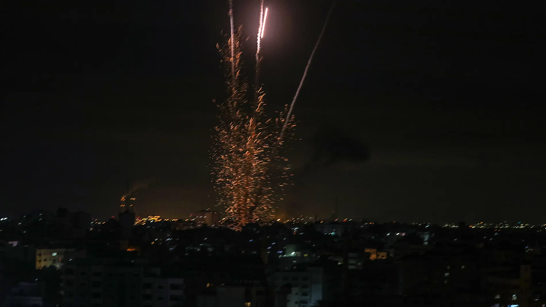 Misiles lanzados por Hamas desde Gaza contra territorio israelí