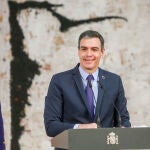 ¿Por qué no te aprietas el cinturón tú, Sántxez?
