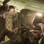 Zack Snyder durante una de las escenas de "Ejército de los muertos", que se estrena hoy en salas y el 21 de mayo en Netflix.