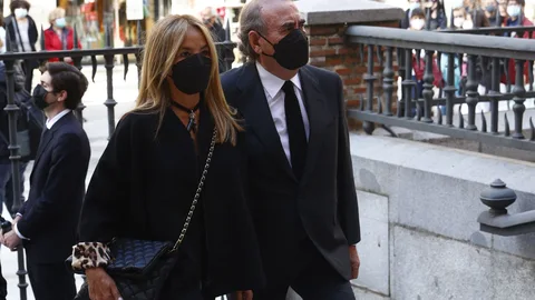 Pedro Trapote,Begoña Gracia Vaquero durante el funeral de Pedro Trapote en Madrid