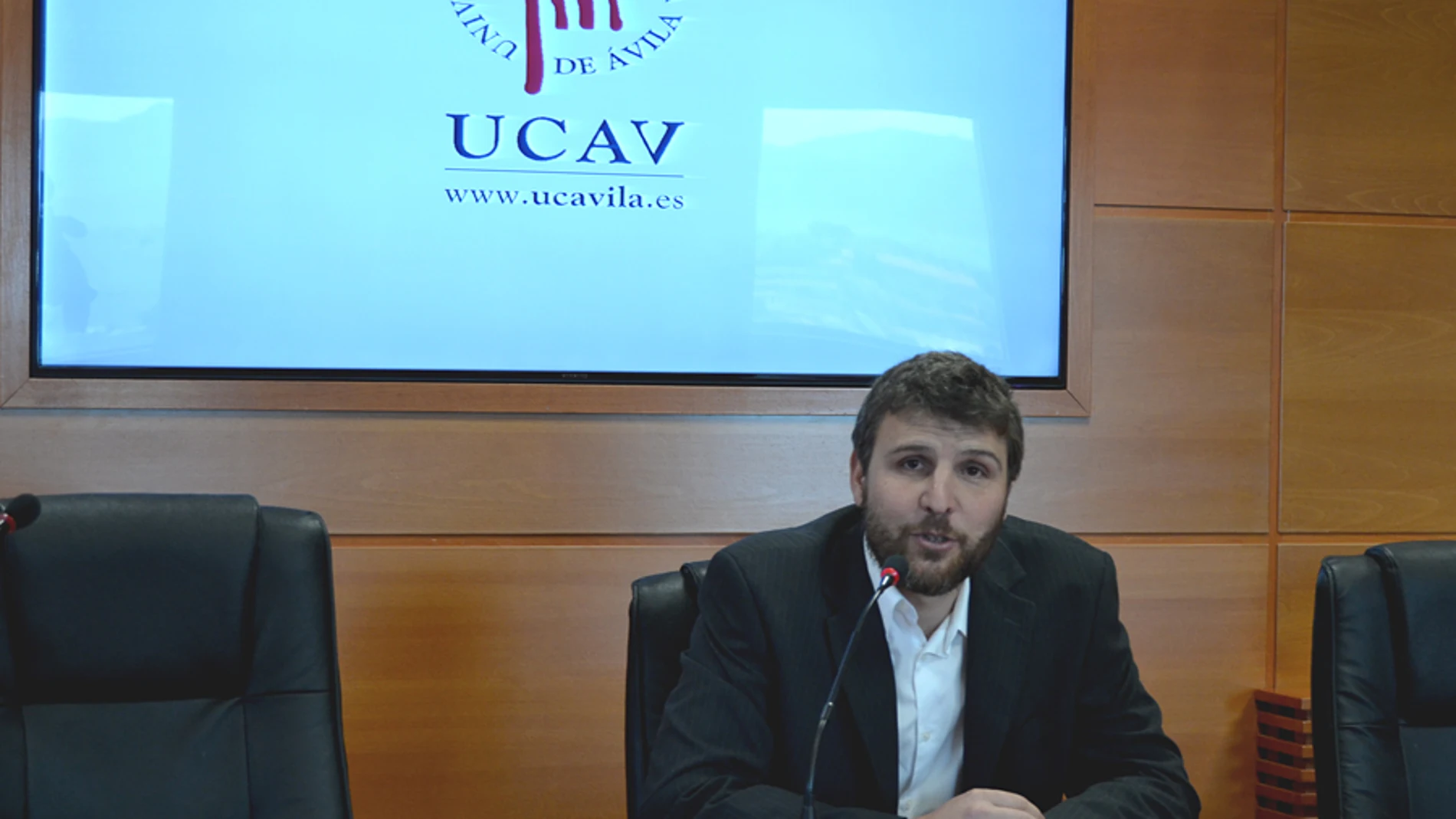 El profesor y director de la Escuela de Negocios de la UCAV, Ricardo Reier