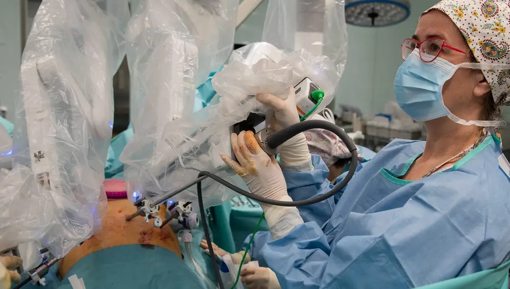 La cirugía robótica aplicada al receptor ha permitido avanzar mucho en los trasplantes renales
