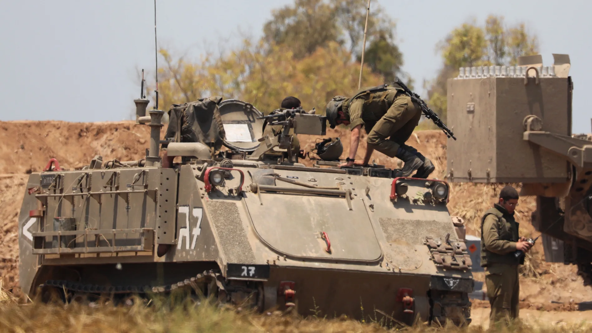 Soldados israelíes en la frontera con Gaza