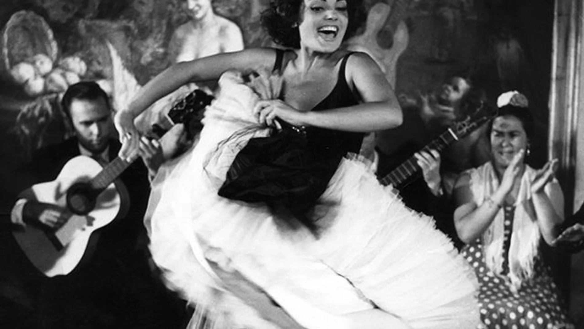 Carmen Sevilla bailando
