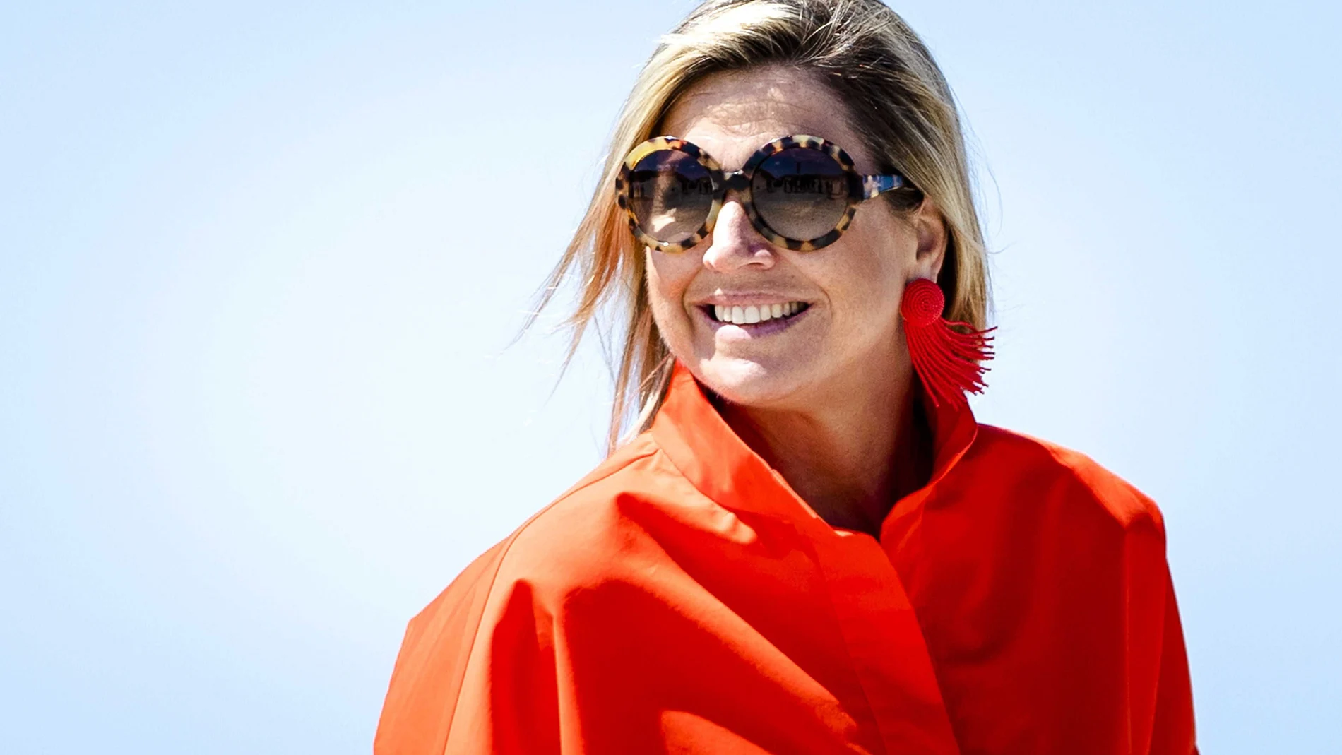 Texel (Netherlands).- (FILE) - Dutch Queen Maxima smiles during her working visit to Texel, The Netherlands, 28 May 2020 (reissued 13 May 2021). Queen Maxima of The Netherlands turns 50 on 17 May 2021. (Países Bajos; Holanda) EFE/EPA/REMKO DE WAAL