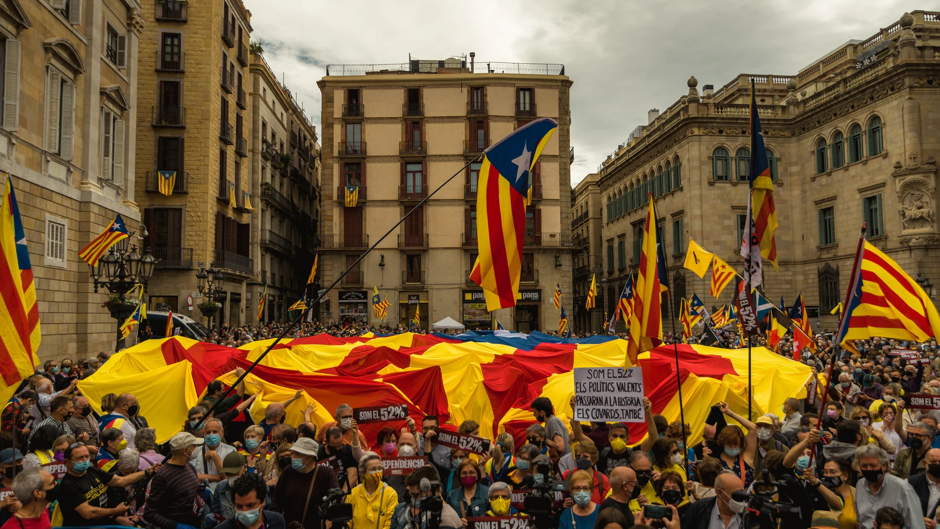 Pro-independence activists demonstrate in Barcelona