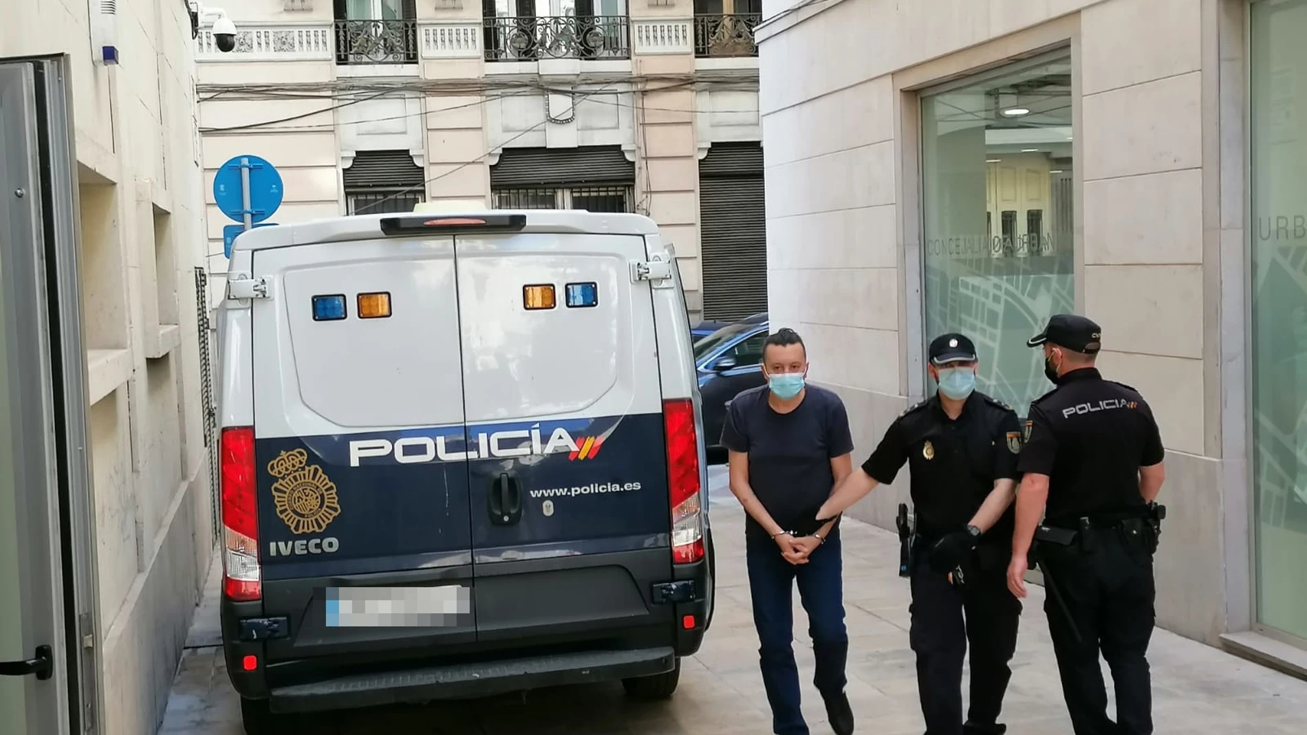 El acusado de matar a su familia a puñaladas asegura que no se acuerda de nada: "Yo no cogí ningún cuchillo"