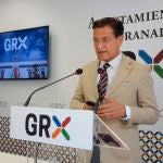 El alcalde de Granada, Luis Salvador, hace unos días durante una rueda de prensa