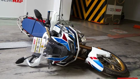 Realización de pruebas-test de accidentes de moto en CesviMap (Fundación Mapfre)