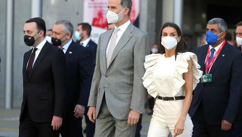 Los Reyes Felipe VI y Letizia a su llegada a la inauguración de FITUR 2021 en Madrid.