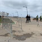 Autoridades marroquíes refuerzan este jueves la vigilancia en la carretera entre Fnidq (Castillejos), en un punto ubicado en Marruecos a dos kilómetros del lado marroquí del paso fronterizo de Tarajal, que conecta Marruecos con Ceuta