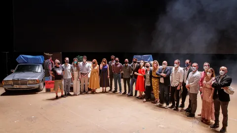 Parte del elenco y de la dirección artistica y musical de la ópera Carmen de Bizet