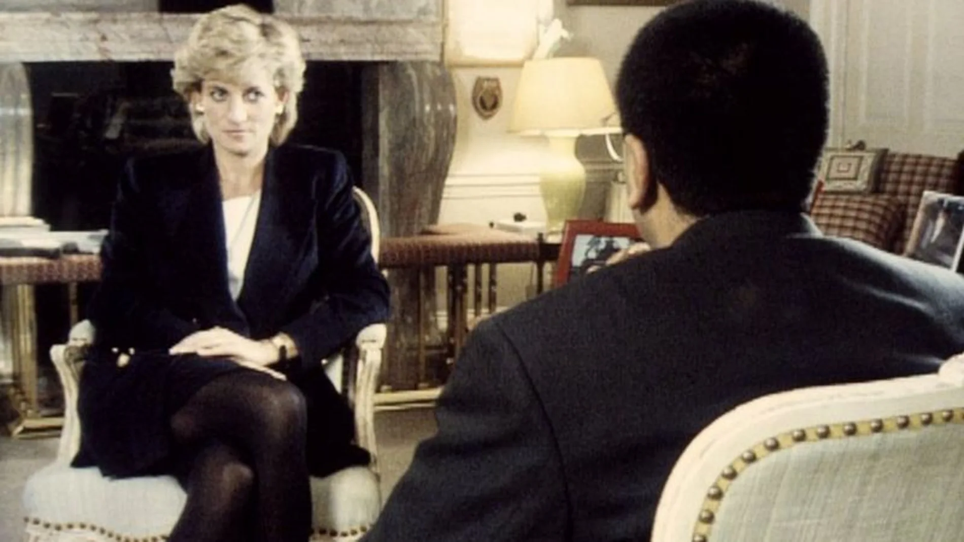 Un momento de la entrevista de Diana de Gales con Martin Bashir