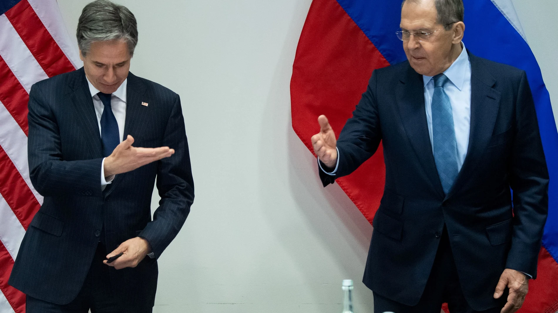 Los jefes de las diplomacias de EEUU y Rusia, Antony Blinken con Sergei Lavrov