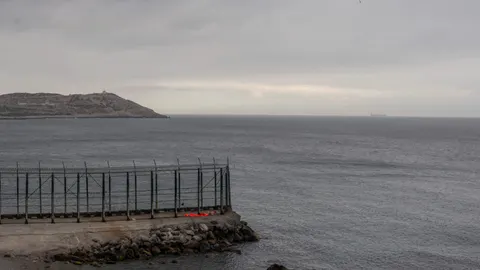 Vista de la frontera de Benzú en la que en los días pasados los migrantes también intentaron cruzar a España
