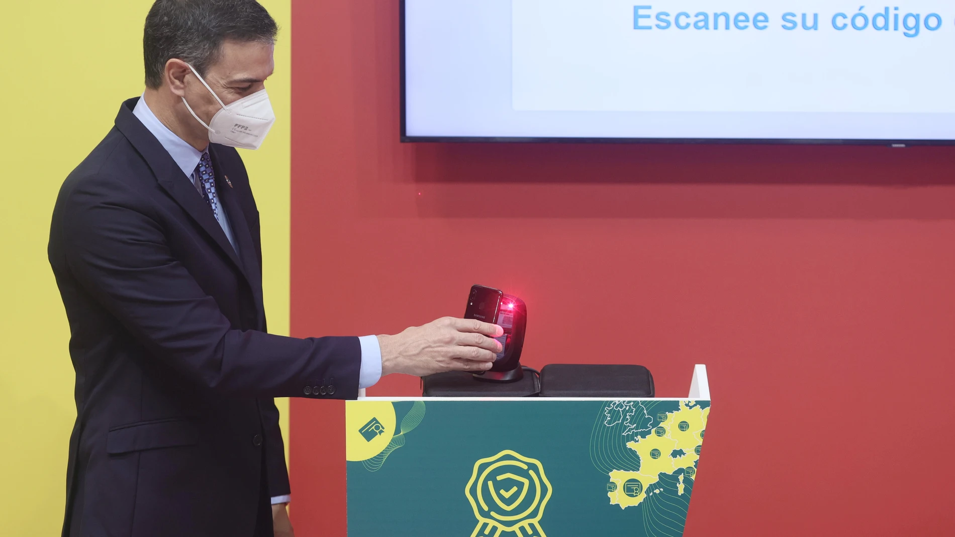 El presidente del Gobierno, Pedro Sánchez, en la presentación del certificado verde digital en el stand de Turespaña en la feria internacional de turismo Fitur 2021