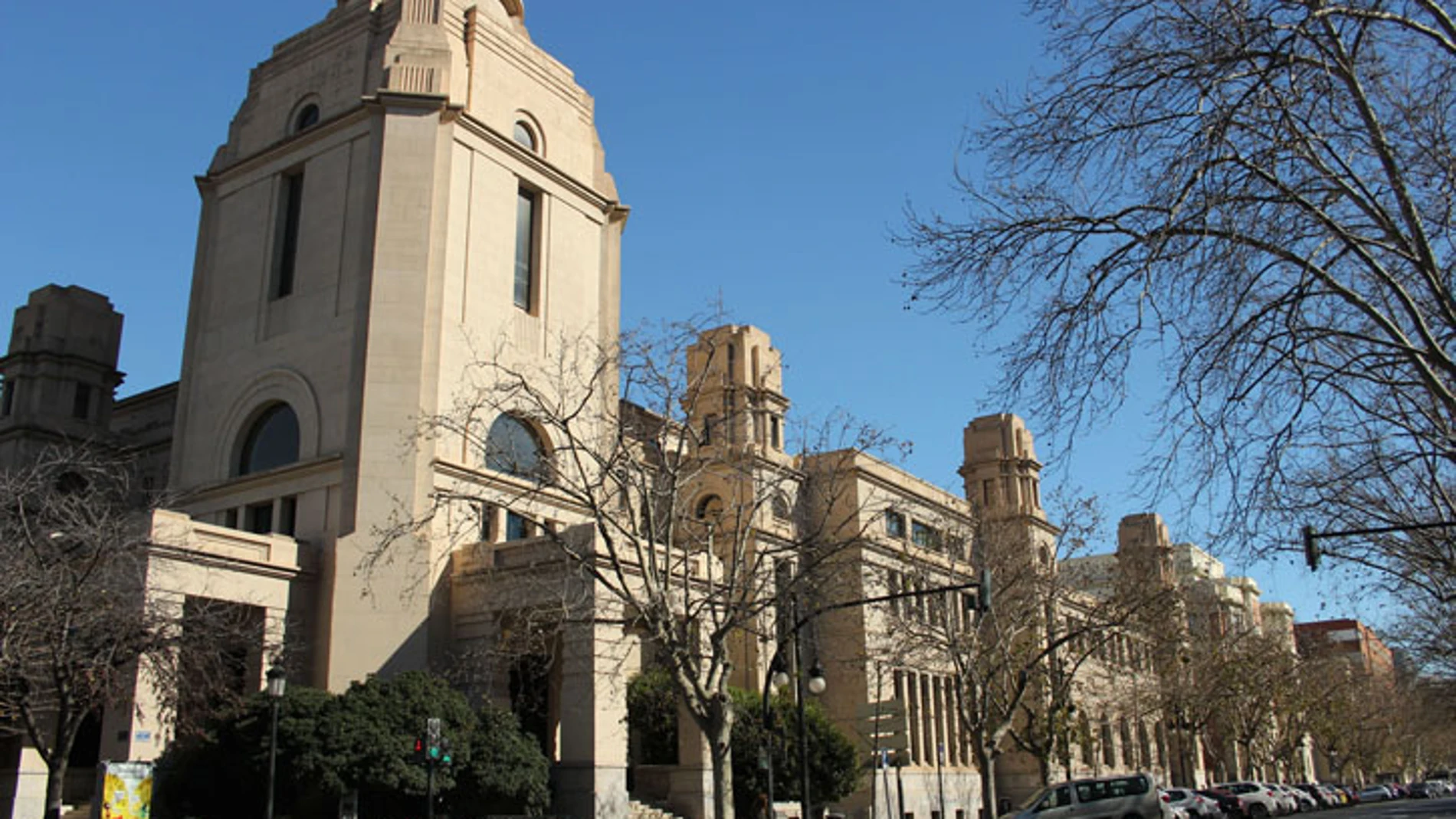 Imagen del edificio del rectorado de la Universitat de València