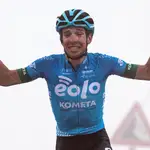  La locura de Contador al celebrar la victoria de un corredor de su equipo en el Zoncolan
