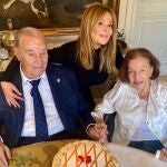 Ana Obregón, con sus padres