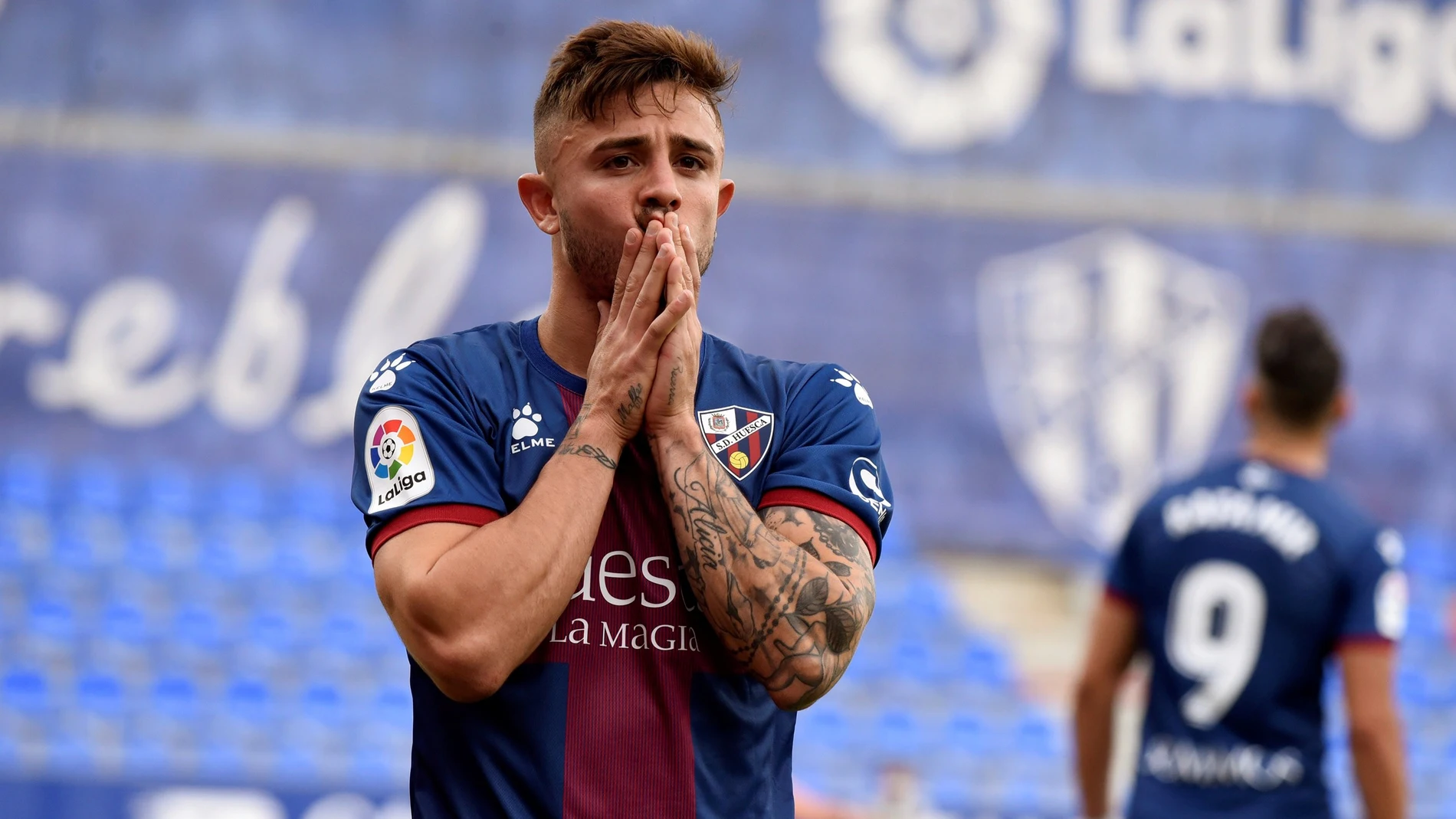 Pablo Maffeo con el Huesca.