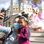 Las familias podrán volver a disfrutar de las atracciones y sus personajes favoritos en junio.