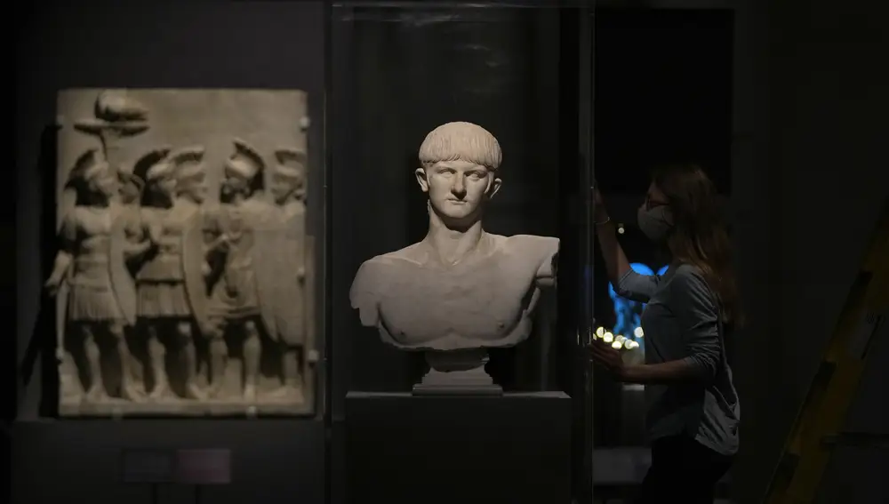 Busto del emperador romano Nerón, expuesto en la exposición &quot;Nerón: el hombre tras el mito&quot; que acoge el British Museum de Londres
