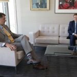 El embajador británico, Hugh Elliott, recibe al presidente de la Generalitat, Ximo Puig
