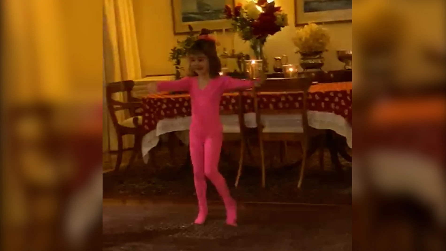 Fotograma del último vídeo hecho público por la madre de las niñas Anna y Oliva