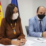 La consejera Valle Miguélez y el director del INFO, Joaquín Gómez, participaron una reunión con los responsables de Calzia