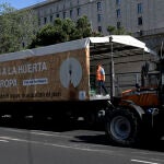 Caravana de tractores que parte de Madrid IFEMA para protestar contra el recorte de caudal del Trasvase Tajo-Segura
