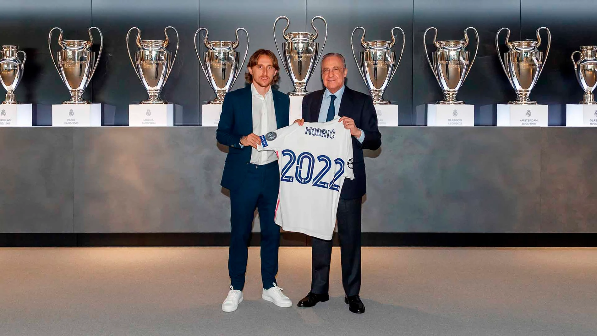 Luka Modric y Florentino Pérez, presidente del Real Madrid.