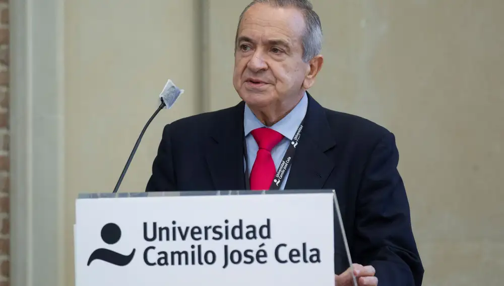 El rector de la Universidad Camilo José Cela, Emilio Lora-Tamayo