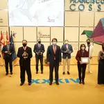 Foto de familia de los premiados en los XXXIV Premio de Periodismo Francisco de Cossío