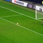 Rulli marcó su penalti e instantes después detuvo el de De Gea para hacer al Villarreal campeón de la Europa League